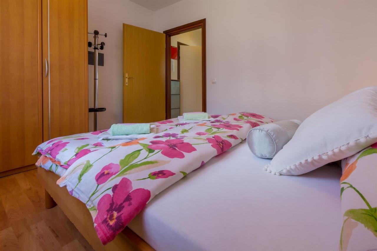 דראמליי Apartments Vanessa מראה חיצוני תמונה